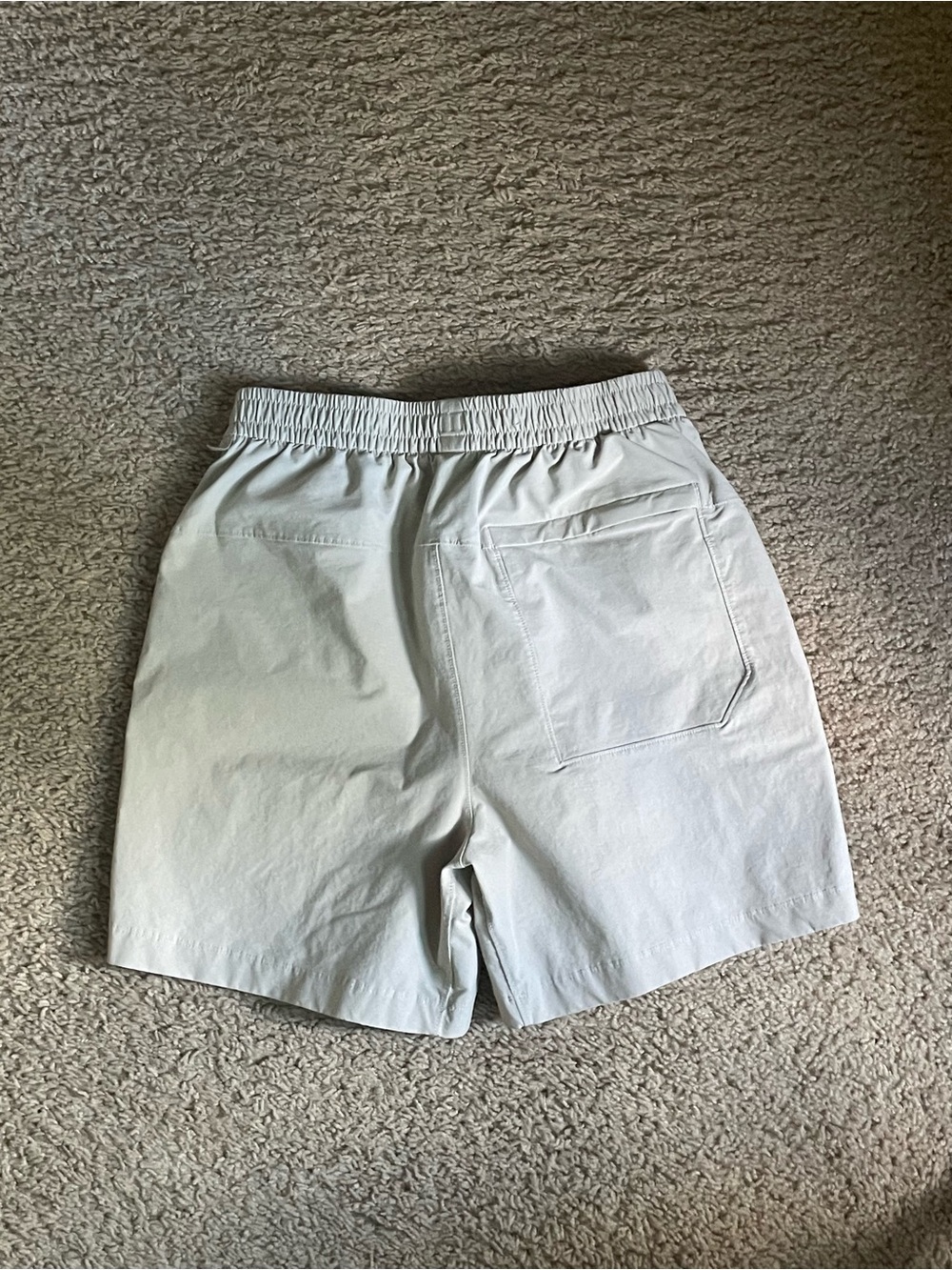 Lululemon Beige Bowline Mens Shorts - Picture 2 of 5